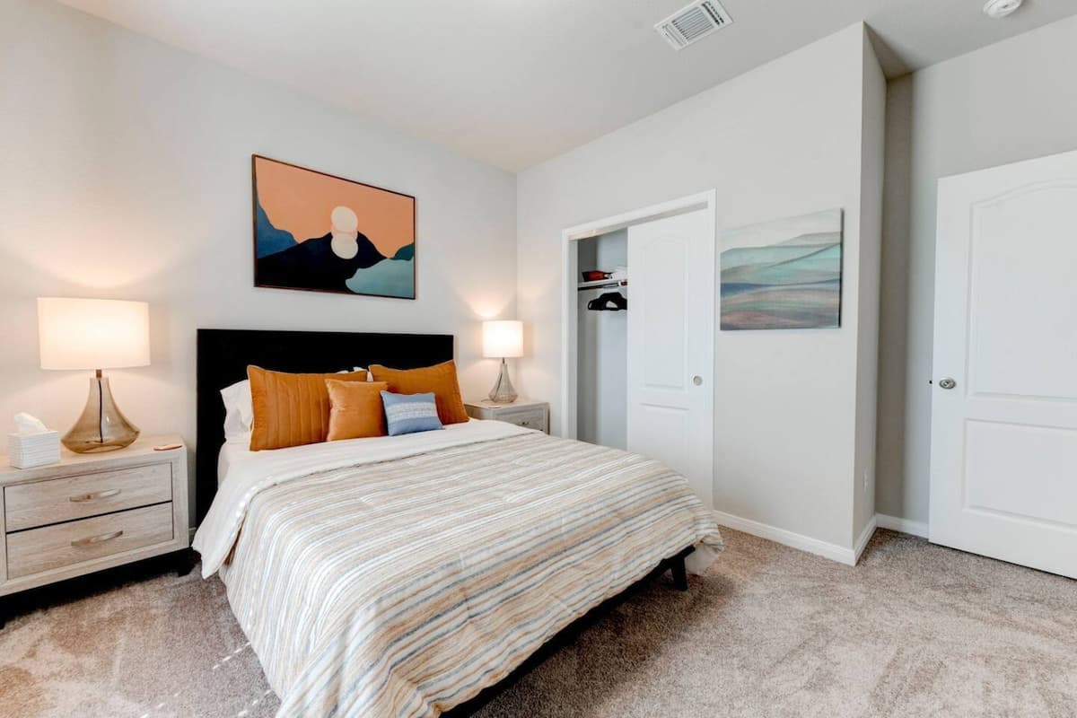 Monthly Rental Bee furnished crew housing in Temple