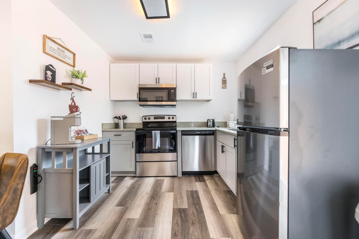 1-bedroom furnished rental in Warner Robins