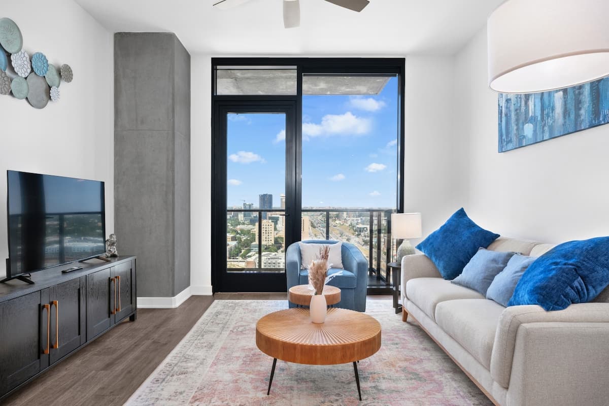 2-bedroom furnished rental in Austin